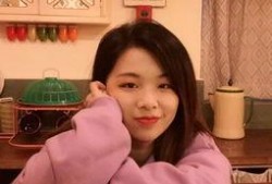 进娱乐圈吃瓜却红了